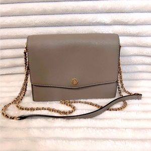 Tory Burch Convertible Robinson Gray
Crossbody